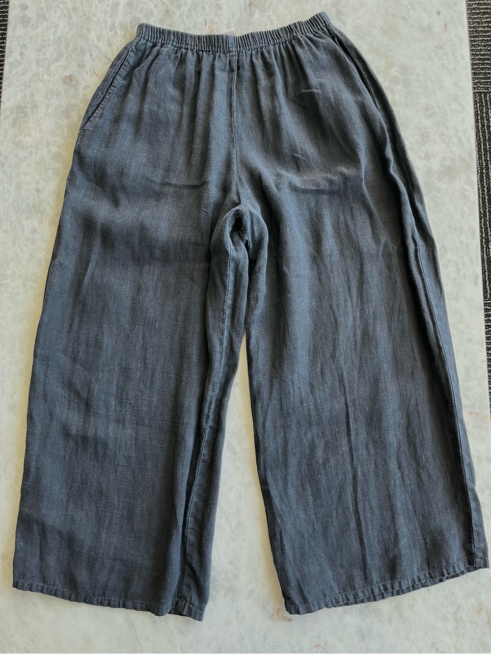 Women's dark grey Wide-Leg Cropped Linen Pants